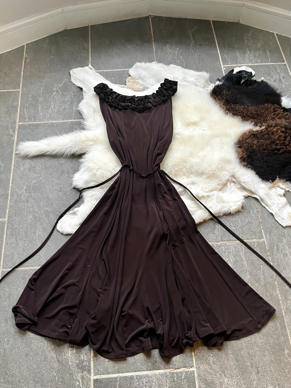 Vintage Sandra Darren Brown Ruffle Midi Dress / 90s Y2K Sleeveless Dress